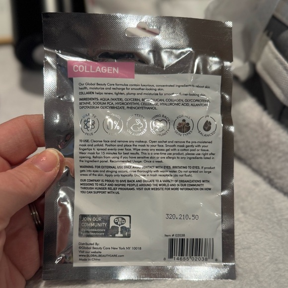 Global Beauty Care Collagen Spa Treatment Mask With Retinol Cleansing Wipes - Picture 2 of 4